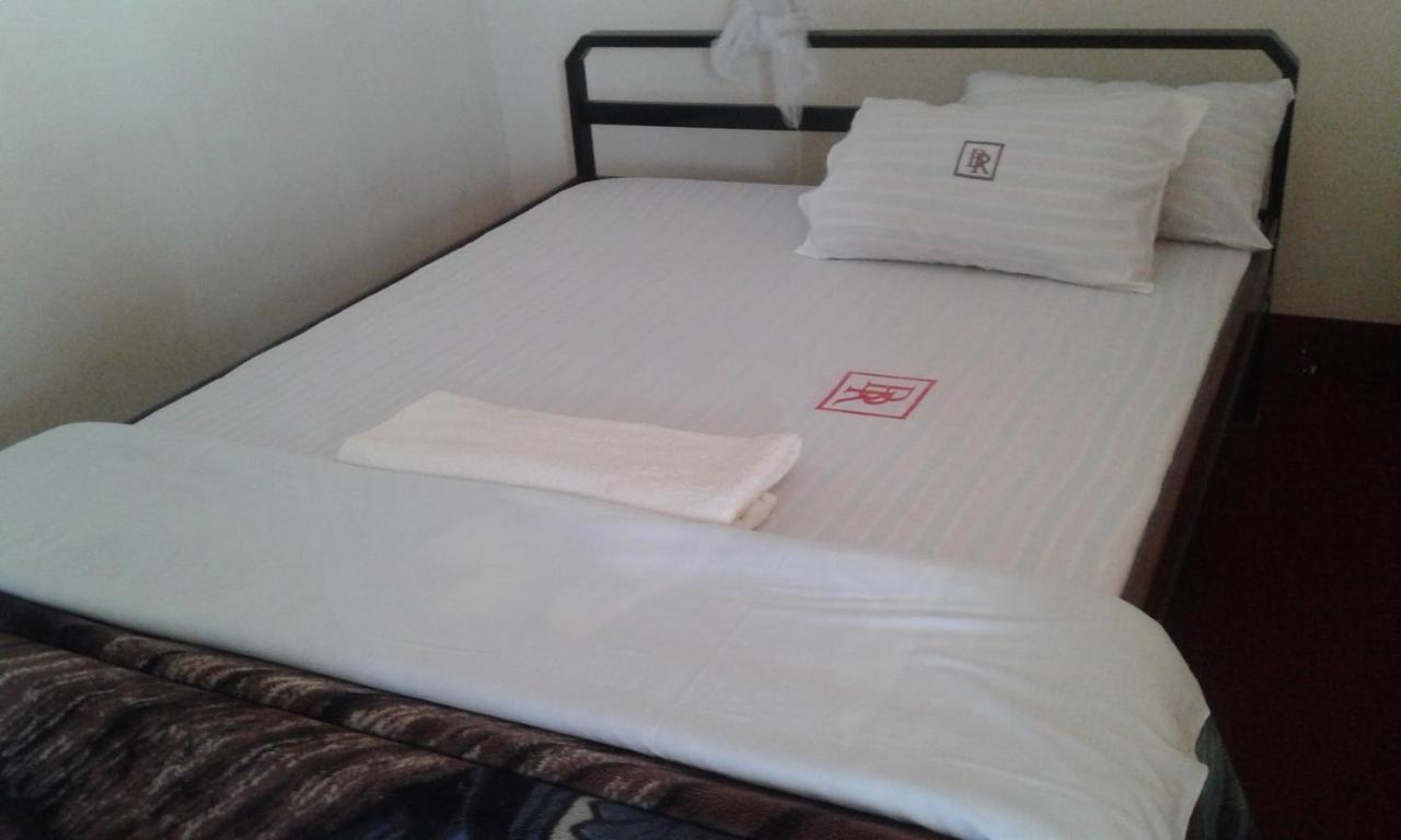 Brisk Hotel Triangle Njeru Kültér fotó