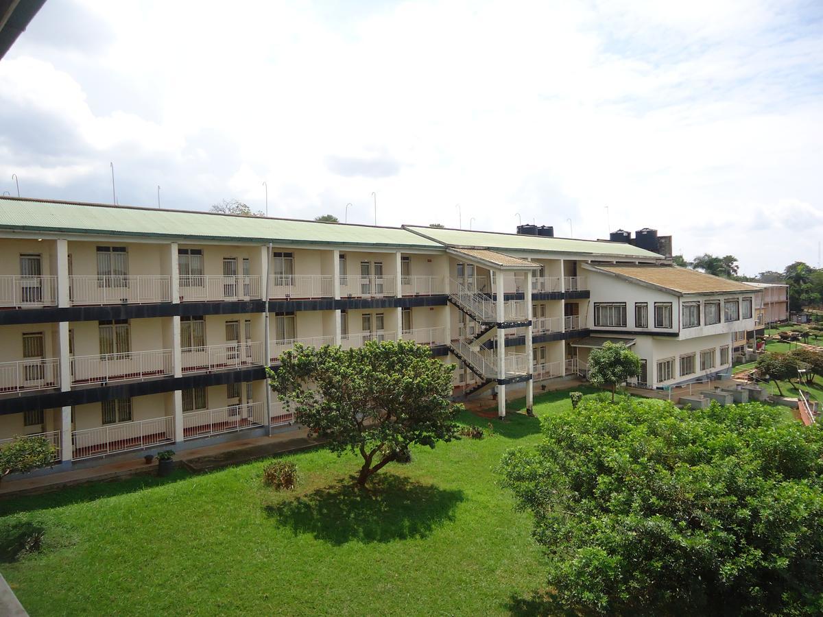 Brisk Hotel Triangle Njeru Kültér fotó