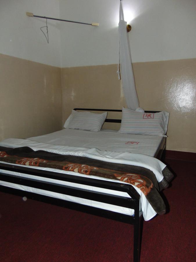 Brisk Hotel Triangle Njeru Kültér fotó