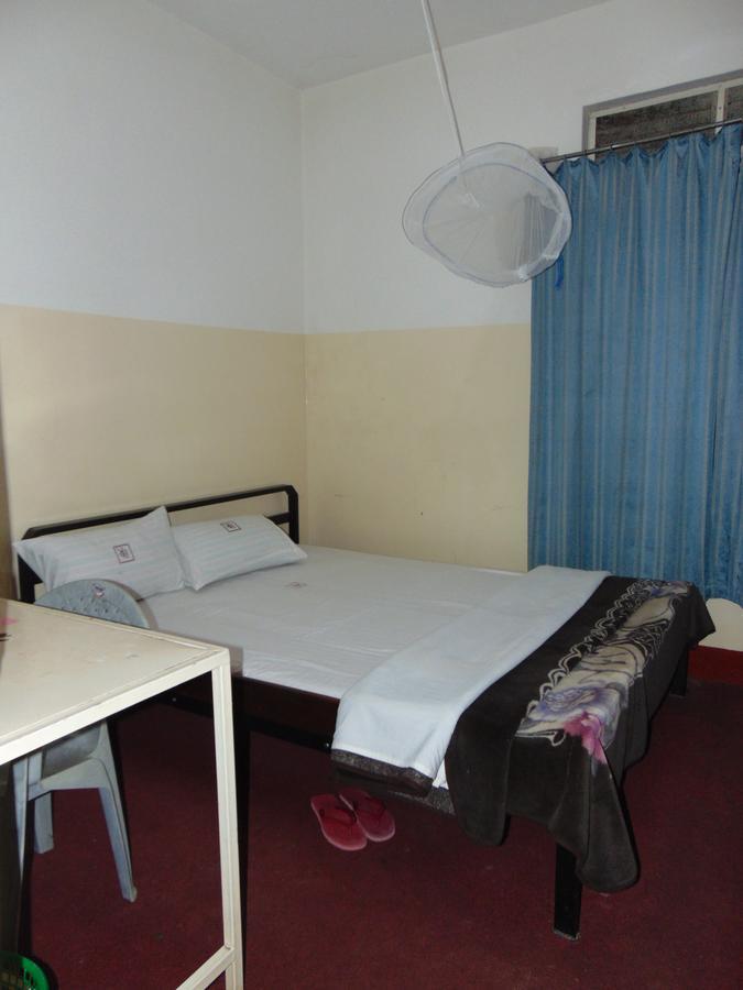 Brisk Hotel Triangle Njeru Kültér fotó